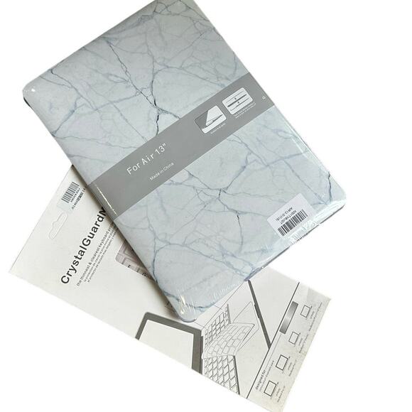 NEW! Macbook Air 13” - Hard Case & keyboard protector- White Marble - Picture 1 of 13